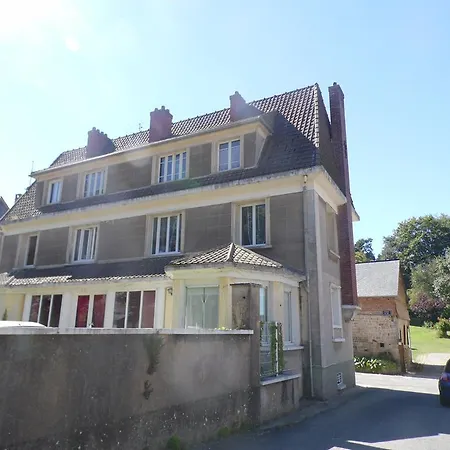 Le Val Apartment *